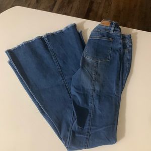 NWT!! Judy Blue super flare jeans size 5/27